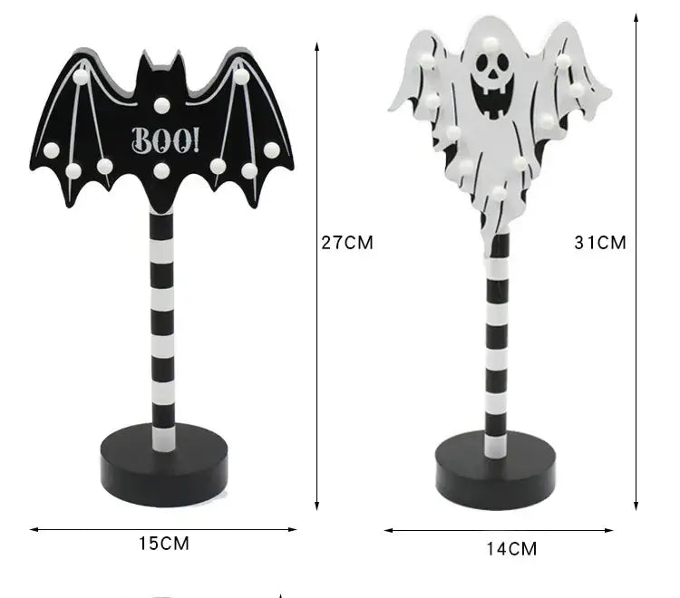 Schwarz-weißes Halloween-LED-Nachtlicht mit Wasserschutz-Dekoration, mit dekorativem Standfuß mit Fledermaus- und Geist-Silhouetten, LED-Lichtern entlang der Kanten und einem gestreiften Stabfuß.