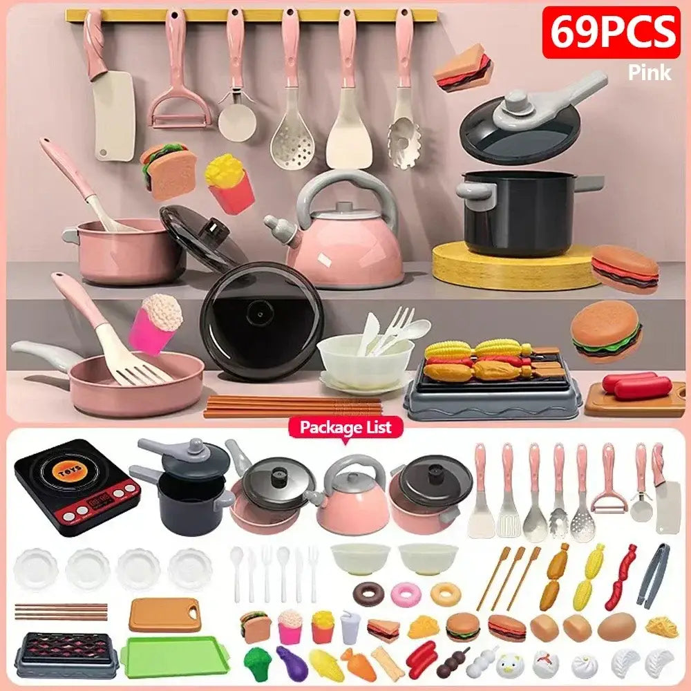 Set für das Rollenspiel in der Kinderküche aus pinkem Kunststoff mit Küchenzubehör, schwarzen und weißen Akzenten, mit realistisch wirkenden Utensilien, Töpfen, Pfannen, Wasserkocher sowie Lebensmitteln wie Hamburgern und Pommes