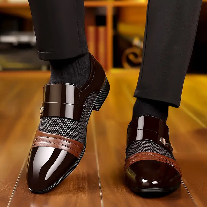 Zapatos de vestir de punta afilada de lujo para hombre en cuero negro y marrón brillante, con diseño de panel de malla.