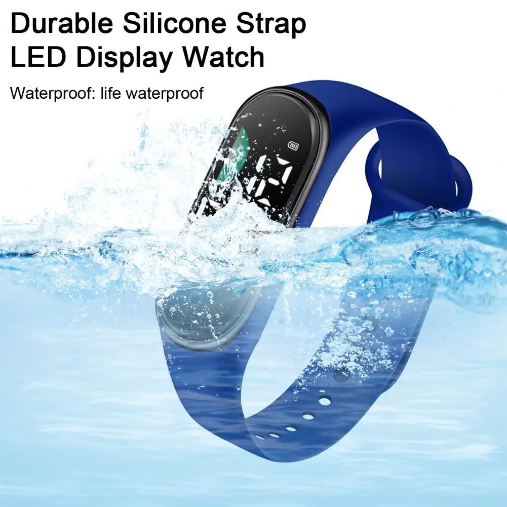 Reloj electrónico con correa de silicona azul, con pantalla de letra grande y diseño digital deportivo impermeable
