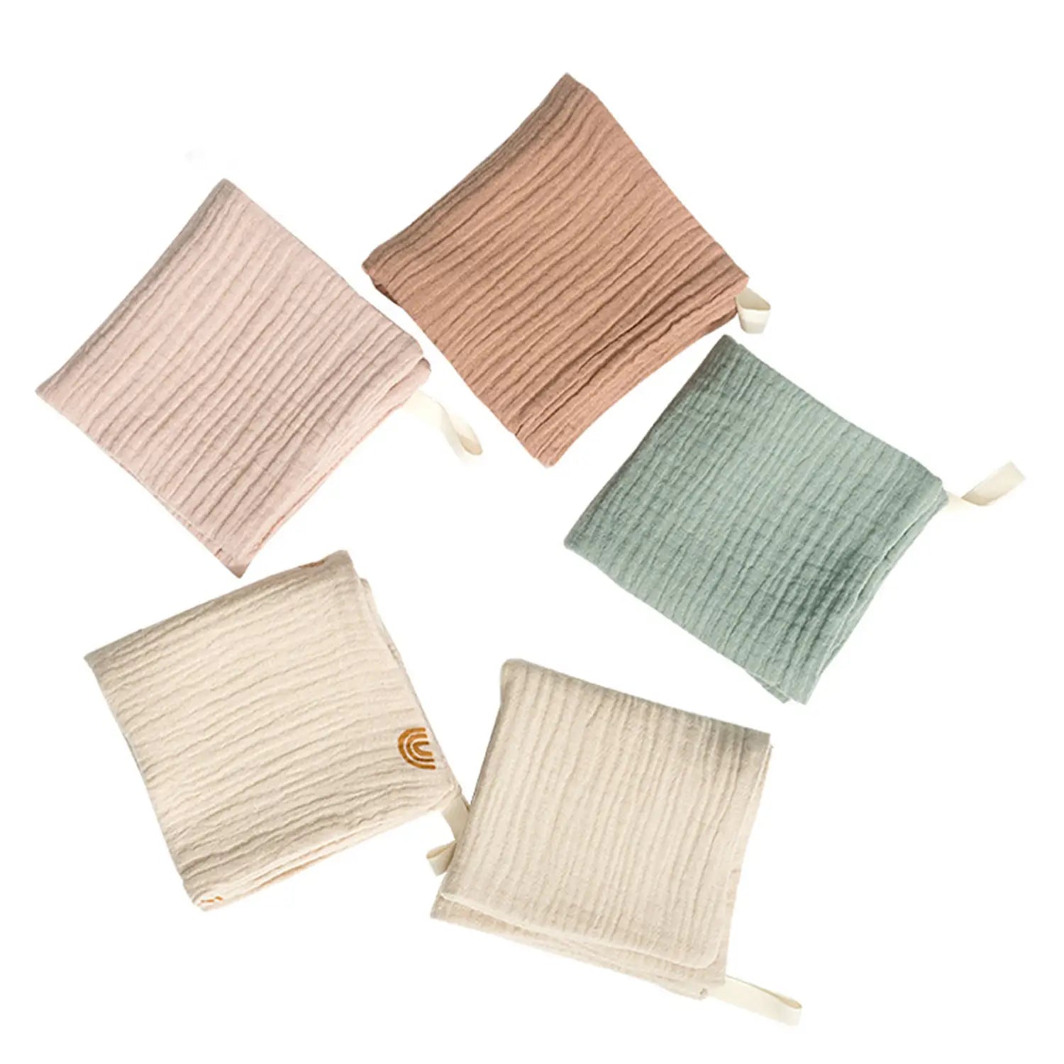 Bio-Baumwoll-Badetuch für Babys und Mulltuch-Set mit weichen, pastellfarbenen Mulltüchern mit dezenter gerippter Struktur und kleinen Stoffbändchen.