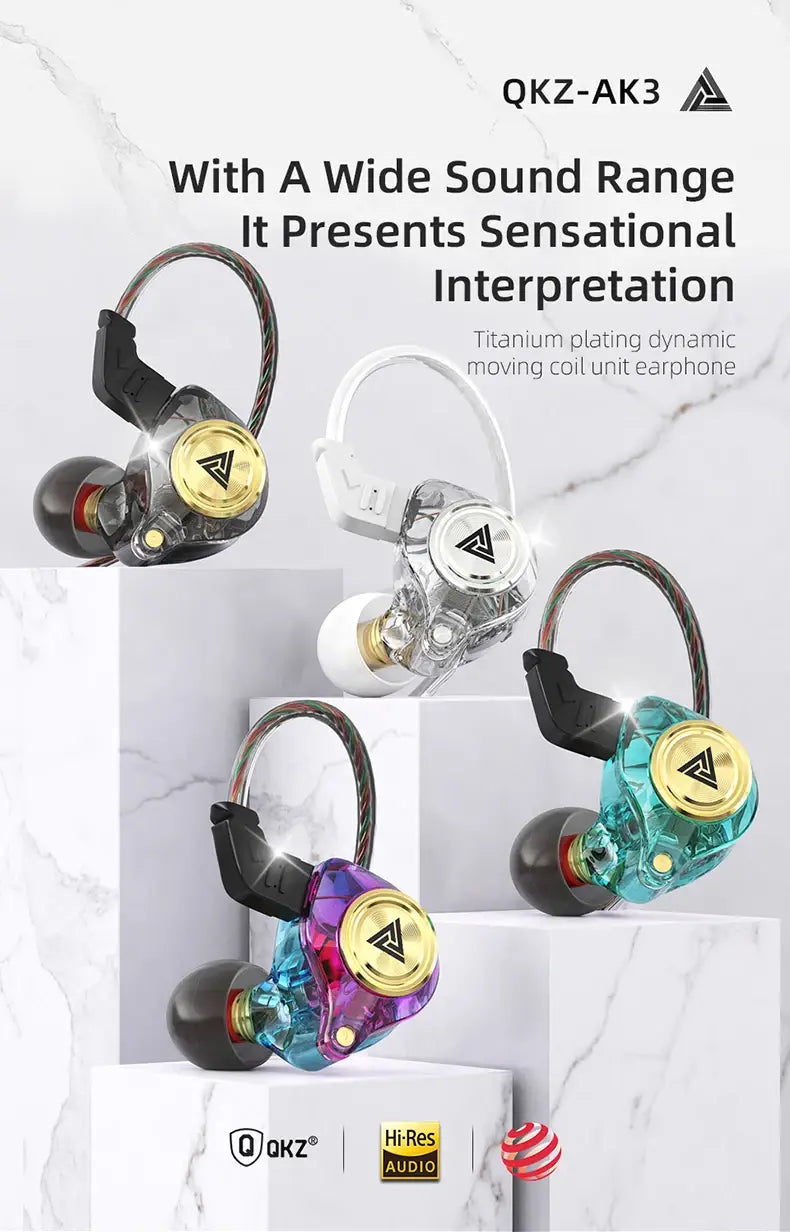 Les écouteurs intra-auriculaires filaires Qkz AK3 présentent un design transparent élégant avec des options de couleur vibrantes et des accents plaqués or afin d’améliorer la qualité audio