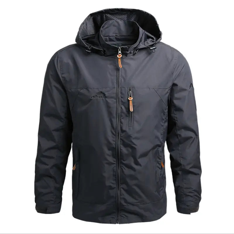 chaquetas cortavientos impermeables gris oscuro para hombre de Naturehike con capucha, tiradores de cremallera color beige y un logotipo de montaña sutil en el pecho