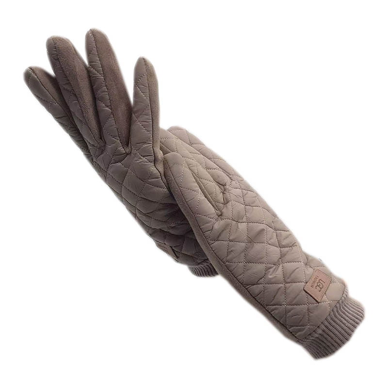 Gants d’hiver thermiques pour femmes en écran tactile matelassés beige, avec poignet côtelé et petite étiquette de marque, présentés du côté arrière.