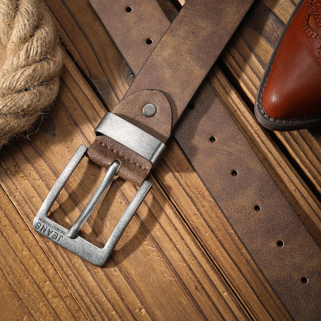 A Casual, Individual and Retro Belt, Western-Style Clothing Accessory, Metal Buckle, PU Belt, Suitable for Both Men and Women