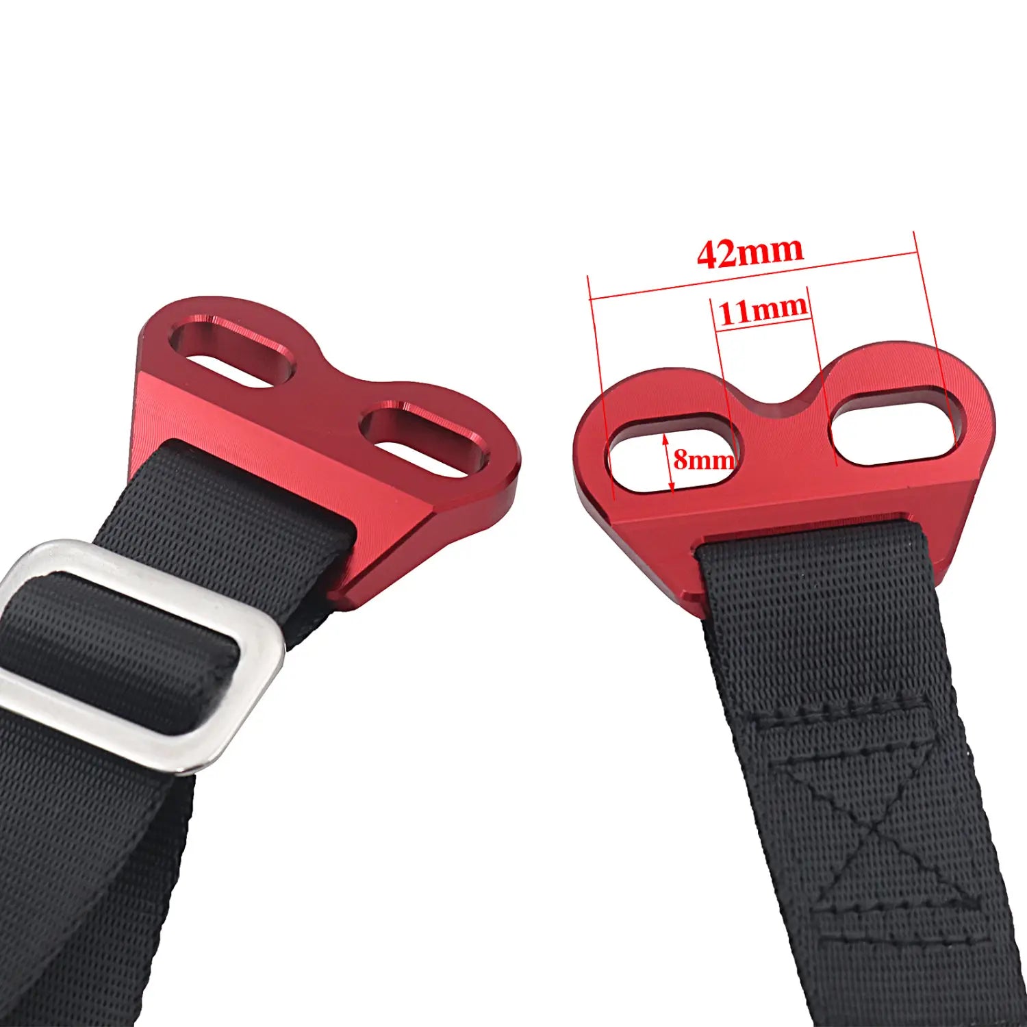 Rennsport-Harness-Verbindungsstücke aus roter Aluminiumlegierung mit schwarzem Gurtband und silbernen Metallschnallen im Dirtbike-Abschleppgurt-Set für Vorder- und Rückholriemen.