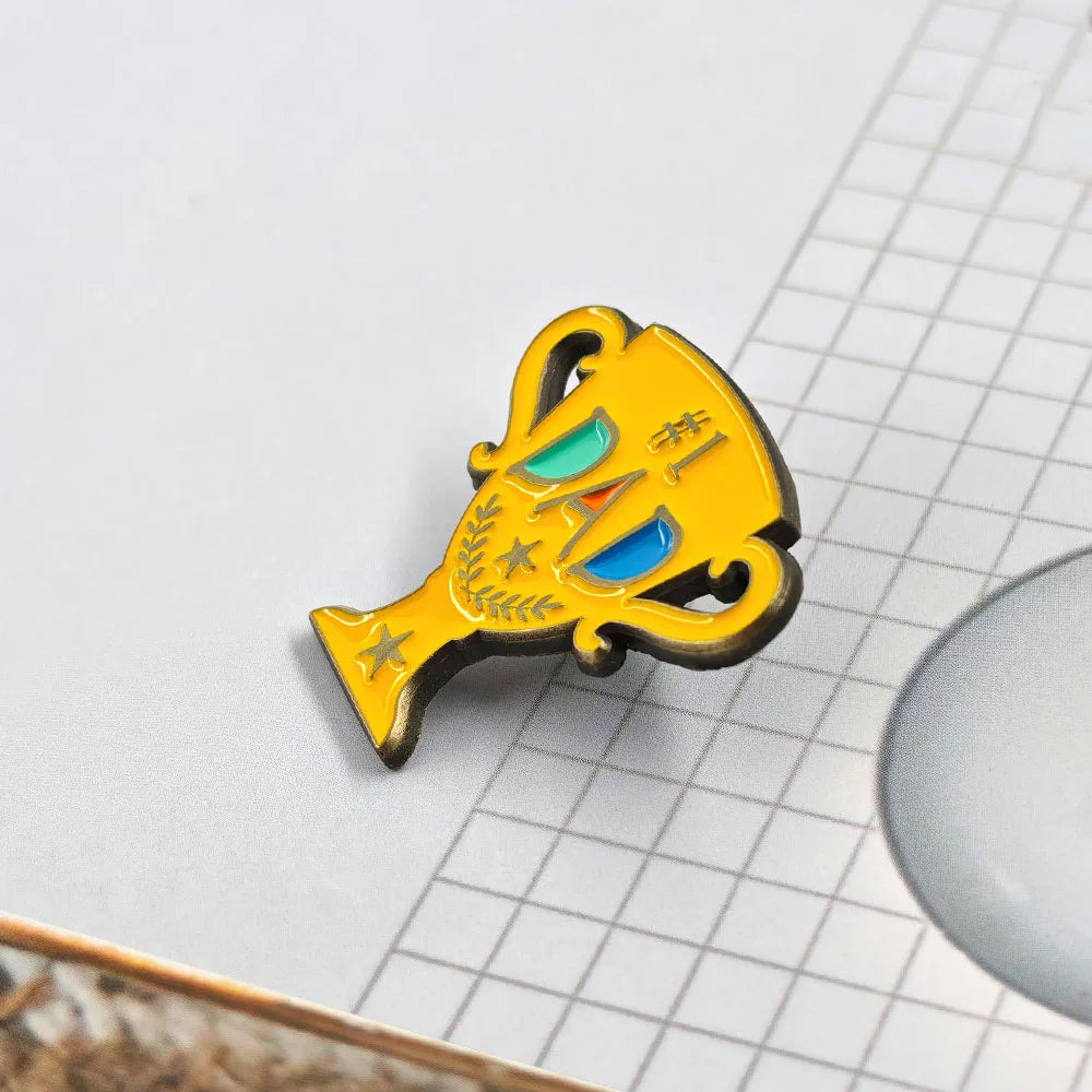 Fathers Day Enamel Pins Number 1 Dad Trophy Brooches Golden Cup Metal Badge Clothes Backpack Lapel Pin Family Gift for Father