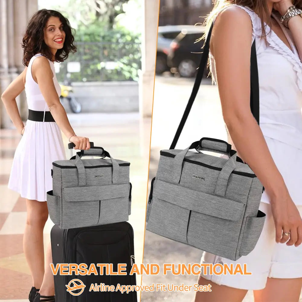 Sac de voyage pour chien en tissu gris à texture, avec bordure noire, poignées et fermeture éclair.