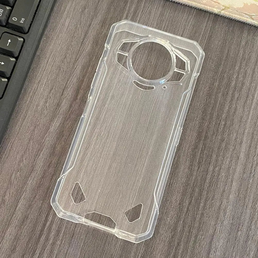 Parte posterior de una funda para teléfono Doogee S200 5G negra resistente con transparencia clara, con textura metálica cepillada y diseño resistente angular.