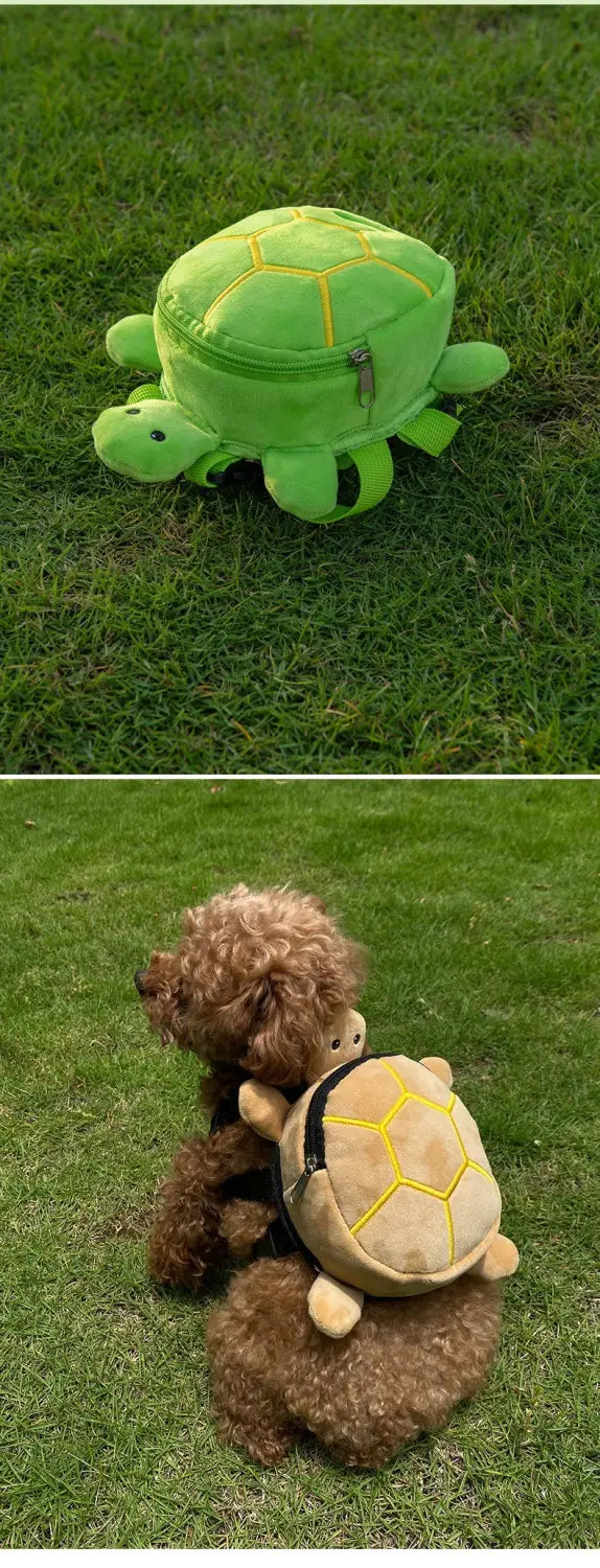 Mochila para perros con forma de tortuga de felpa verde con costuras amarillas y una cremallera en la parte posterior para transportar mascotas.
