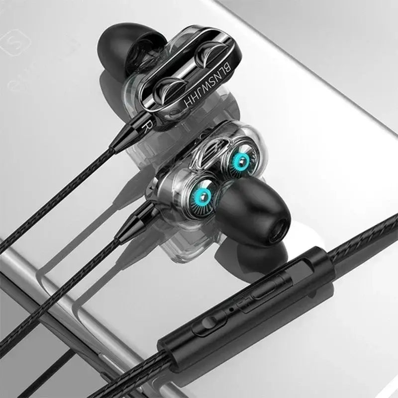 Auriculares cuffie cablate negros y transparentes B&O Play H1 para el oído con doble controlador, acabado metálico elegante y micrófono integrado.