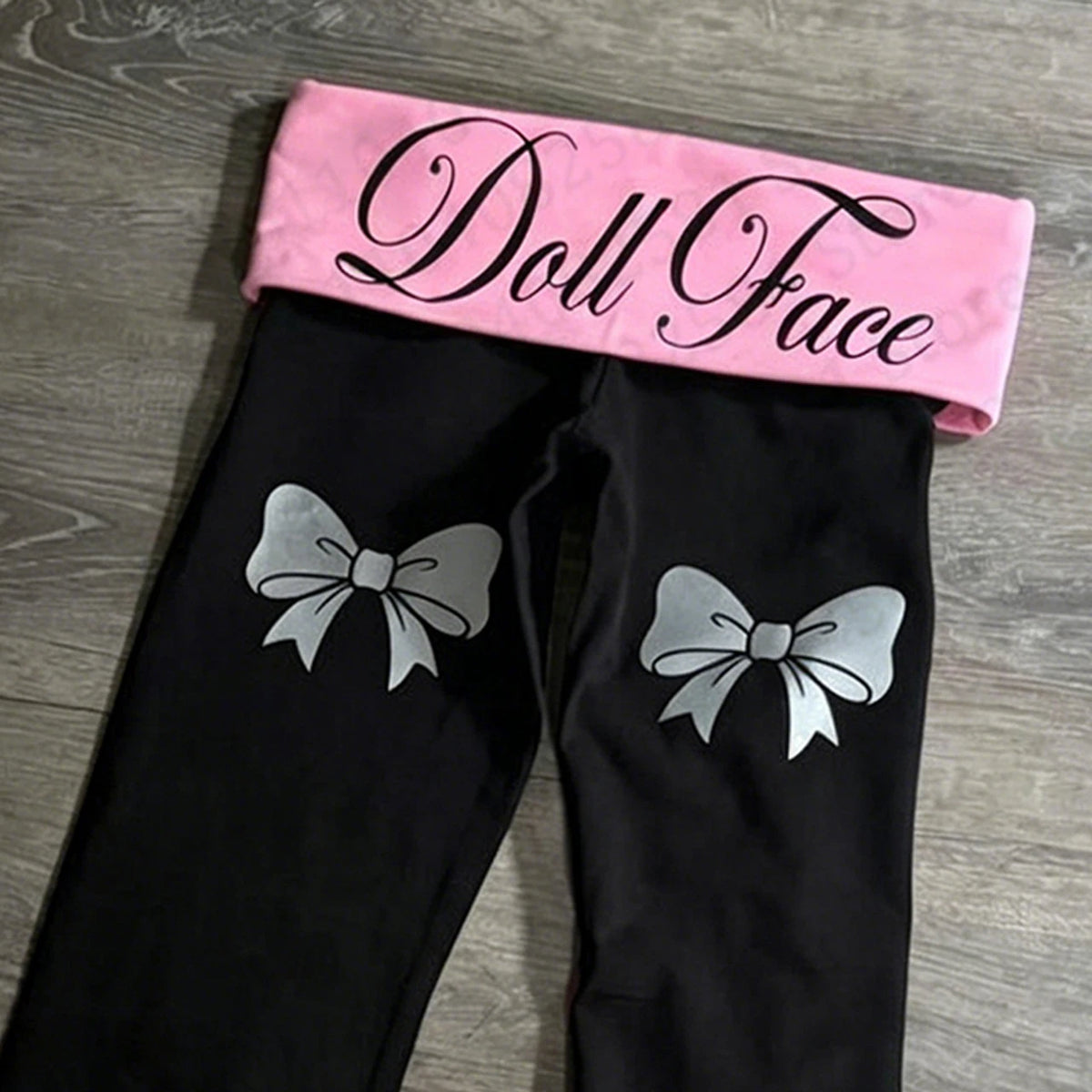 Women's wide leg pants emo girl Aesthetic fashion letter print Y2K pants rock punk style comfortable pants gothic retro casual