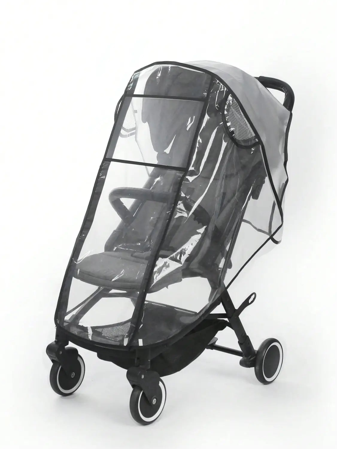 Universelle transparente Regenschutzabdeckung für Kinderwagen aus klarem Material mit schwarzem Besatz und Mesh-Einsätzen, ausgelegt zum Überziehen über einen Kinderwagen.