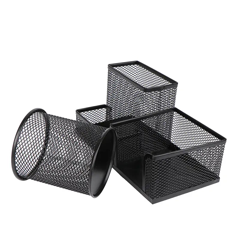 Set schwarzer Metall-Mesh-Schreibtischorganizer in rechteckiger und zylindrischer Form zur Stifte- und Aktenaufbewahrung.