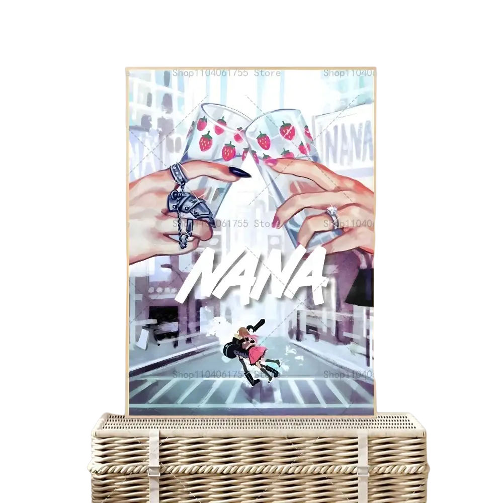 Autocollant-sticker d’affiche murale étanche de type classique animé Nana présentant deux mains qui se touchent avec des verres à motif de fraises, avec le mot « nana » sur un décor de ville stylisé en arrière-plan.
