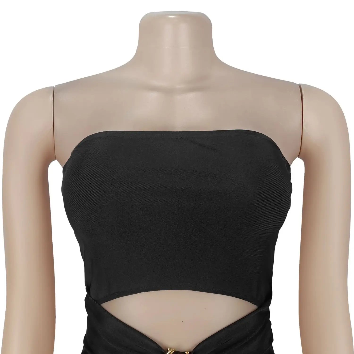 Schwarzer ärmelloser Satin-Jumpsuit mit kurzem, strukturiertem Oberteil, mit charakteristischem Taillenausschnitt und Hose mit weitem Bein sowie hohem Beinschlitz