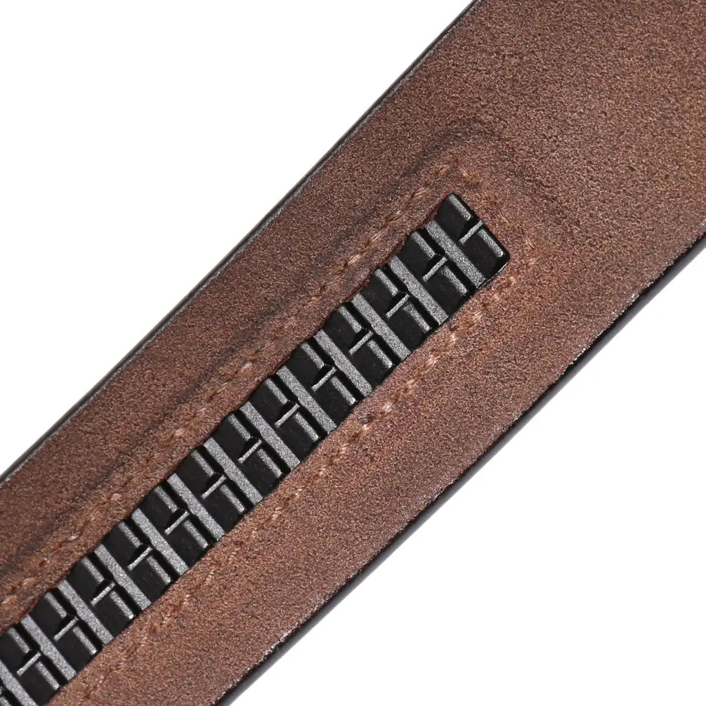 Sangle de ceinture en cuir à cliquet sans trous 3,5 cm pour homme, en cuir marron, avec une tirette de fermeture éclair noire texturée présentant un motif géométrique en relief.