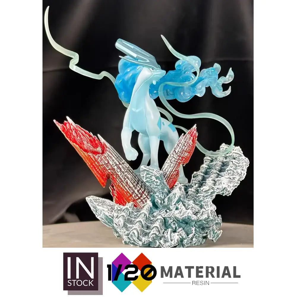 Estatua de resina azul translúcida de Mega Rayquaza con una base original brillante y quemada de torre con cristales rojos y plateados, de la colección de Ciudad Paleta.