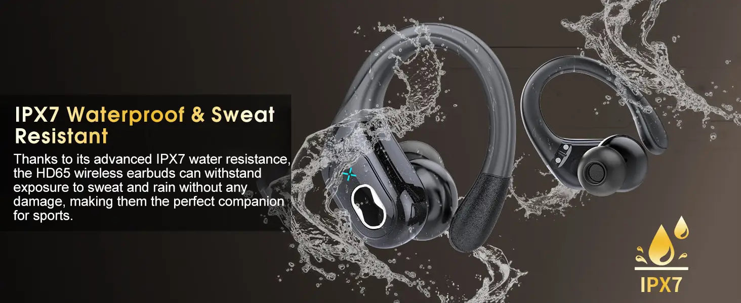 Écouteurs sans fil noirs HD65 avec boîtier de charge et crochets d’oreille, présentant un design sportif élégant et une certification d’étanchéité IPX7 pour un usage actif, ainsi qu’une charge fiable du boîtier de charge.