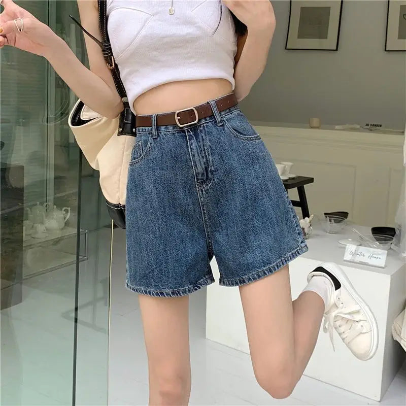 New Casual Blue Denim Shorts for Women Stylish Streetwear Loose Comfortable Short Jeans Classic Versatile Everyday Jean Shorts