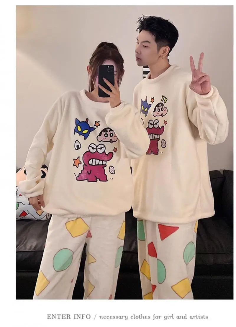 Conjunto de pijamas de pareja de vellón coral de Shin Chan color crema, con material de felpa, personajes de dibujos animados y patrones geométricos coloridos, para consultas sobre ropa de estar en casa; póngase en contacto con el servicio de atención al cliente.