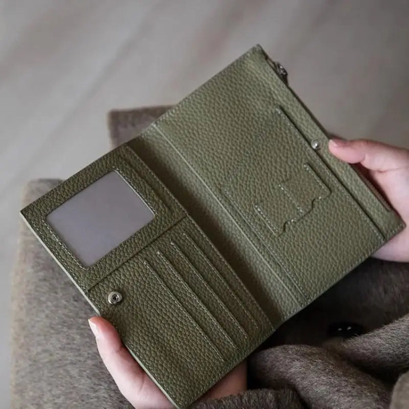 Business-Friendly Leather Wallet with Multi-Card Slots and Waterproof Features for Travel