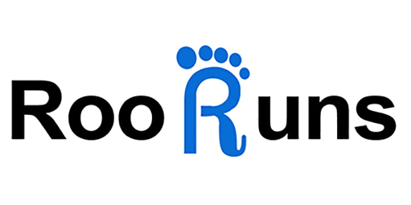 Blaues Pfotenabdruck-Logo, in den Buchstaben „r“ des Roo-Runs-Markennamens integriert, bei Damen-Touchscreen-Winterhandschuhen mit Kunstfell und windabweisendem Design