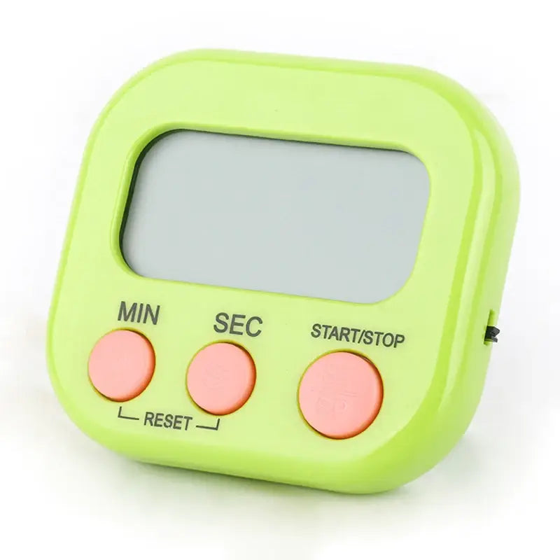 Die digitale Küchentimer-Magnet-Zähluhr verfügt über ein quadratisches Design in Limettengrün mit drei pinkfarbenen Tasten, beschriftet mit min, sec und start stop, für eine präzise Zeiterfassung.