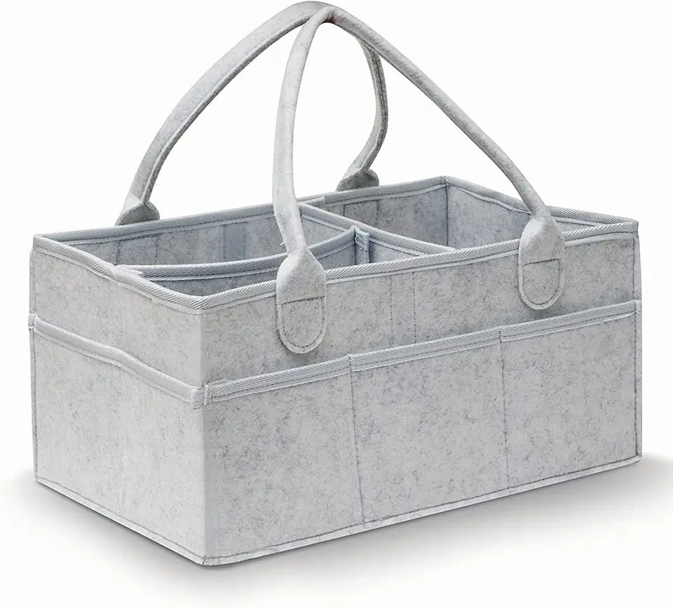 Grand sac organisateur en feutre gris pour couches, avec deux anses et plusieurs compartiments, pour un rangement efficace et une bonne portabilité.