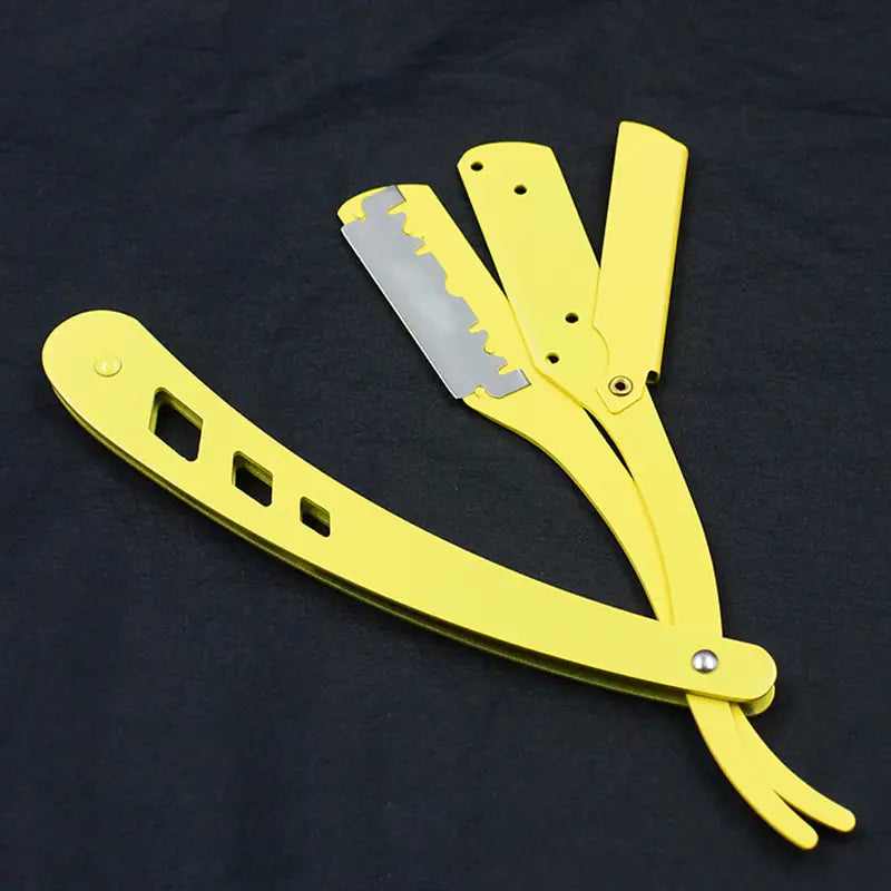 Rasoir droit pliant jaune vif avec lame métallique et conception de poignée ergonomique pour l’usage du rasage chez les hommes.