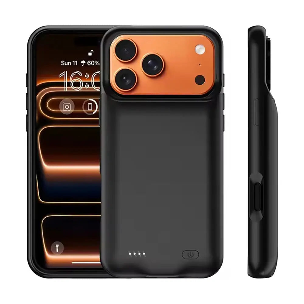 Schwarze Pro-Max-Akku-Ladehülle-Telefonhülle mit orangefarbenem Kameraausschnitt, von der Rückseite dargestellt, entworfen für iPhone 13 Pro Max und kompatibel mit iPhone 16- und 17-Serien.