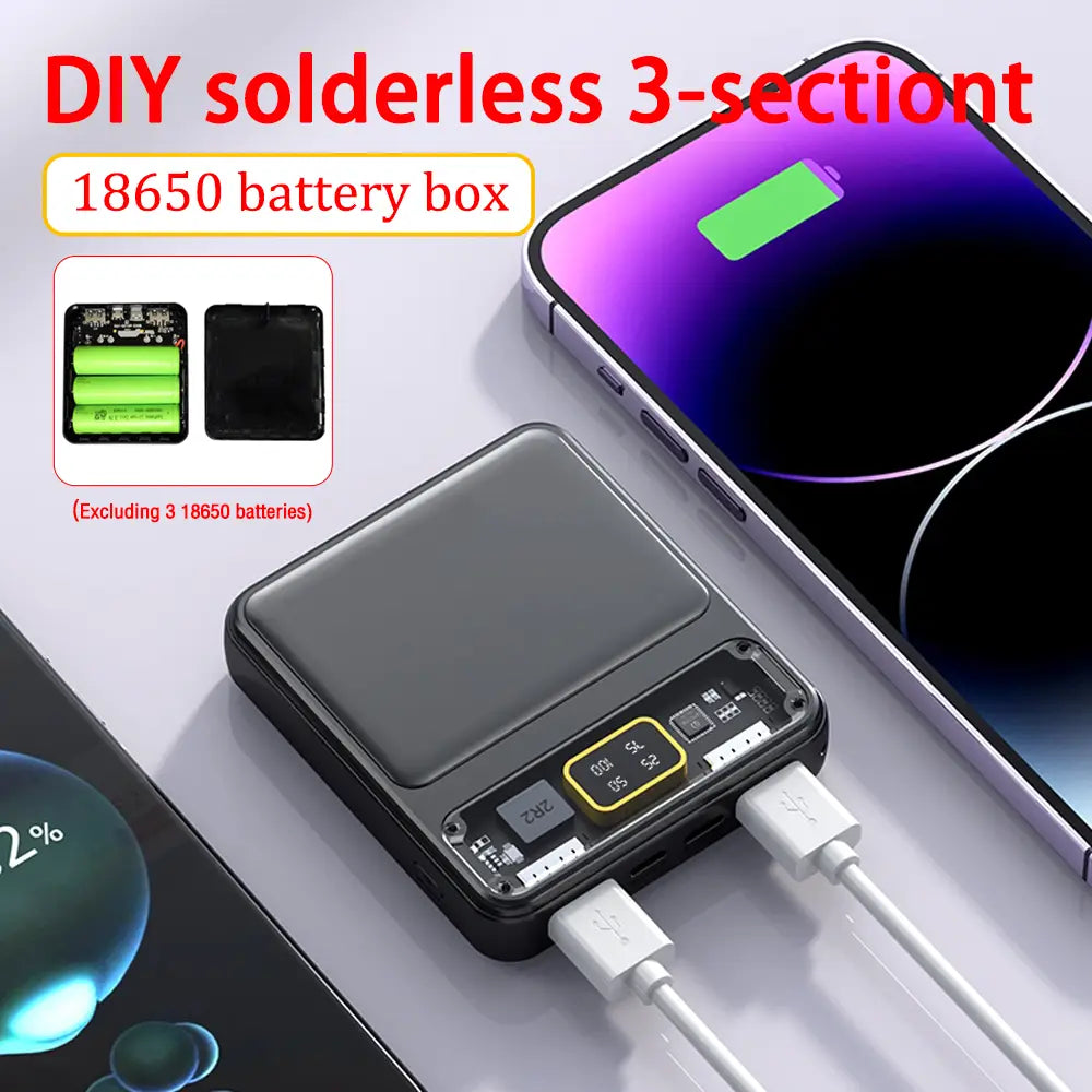 Schwarze DIY-Lötfreie 3-teilige 18650-Akkubox mit sichtbarer Leiterplatte und USB-Anschlüssen, ausgelegt für flache Akkus, in einem transparenten DIY-Powerbank-Gehäuse für Mobiltelefone.