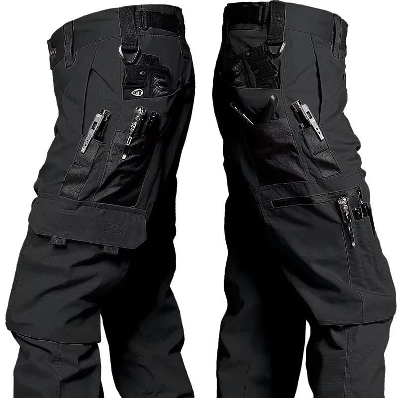 Pantalons cargo tactiques imperméables pour hommes en noir, avec plusieurs poches utilitaires et des coutures renforcées.