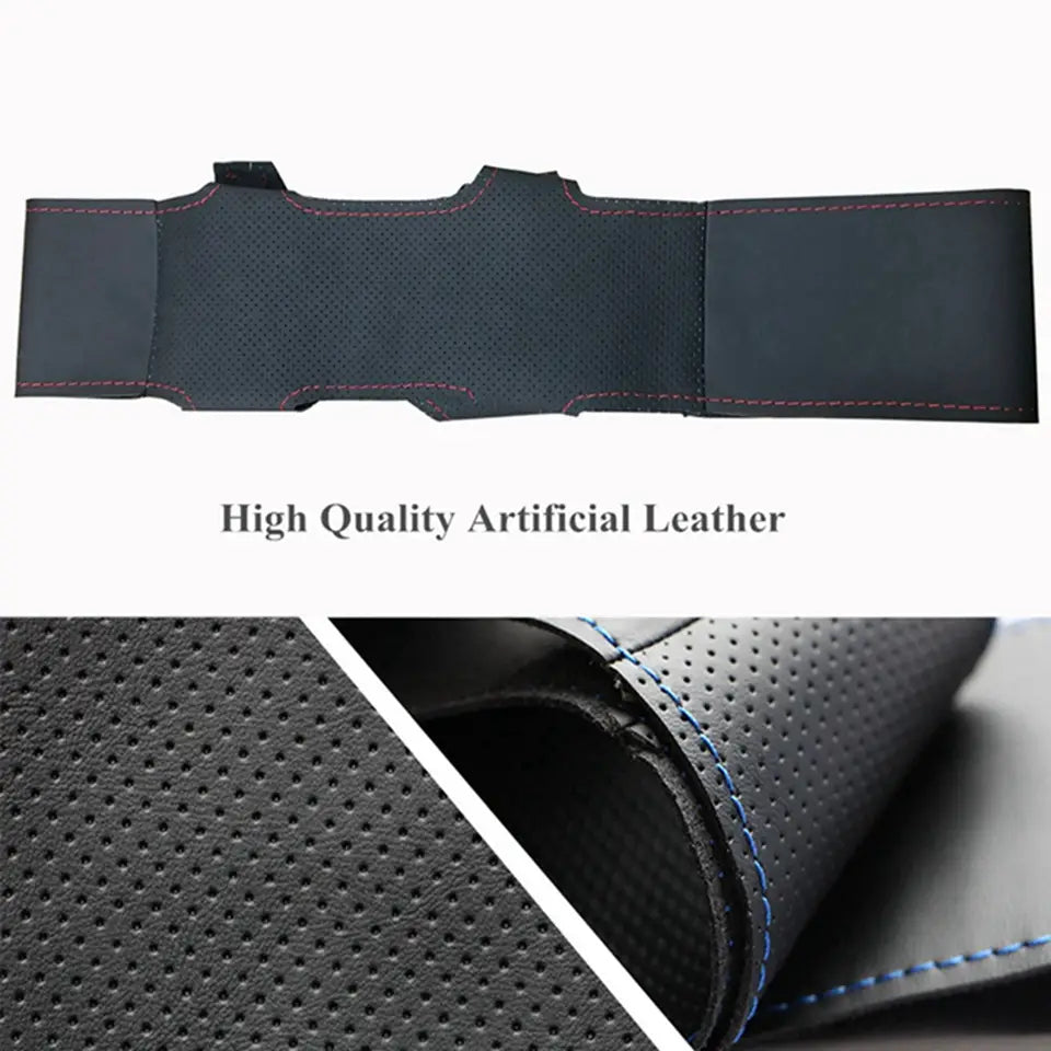 Cubierta para volante de Audi de cuero artificial negro con textura perforada y costuras rojas a contraste, diseñada para un mejor agarre y estilo.