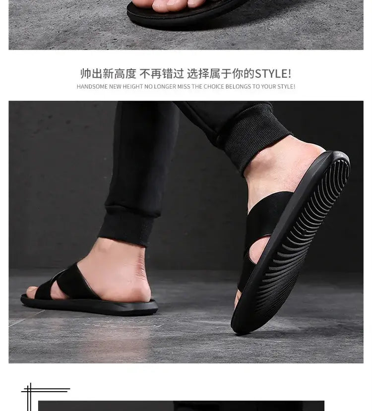 Herren-Echtleder-Slipper mit schwarzen Gummisohlen und zwei verstellbaren Riemen mit schlankem, minimalistischem Design.