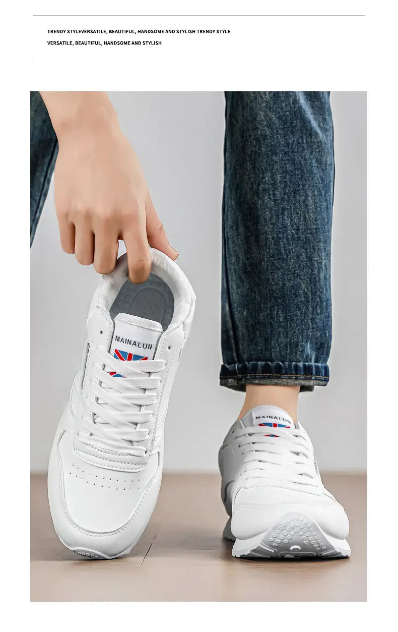 Herren-Freizeitsneaker aus weißem Leder, Sportschuhe mit sauberem, minimalistischem Design und dezenten Markenzeichen auf der Zunge.