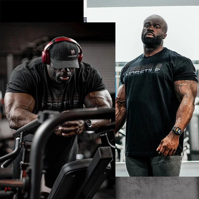Schwarzes hoesetle-marken Herren-Cotton-Fitness-T-Shirt mit dezentem strukturiertem Print und einer sportlichen Passform, geeignet für Activewear.