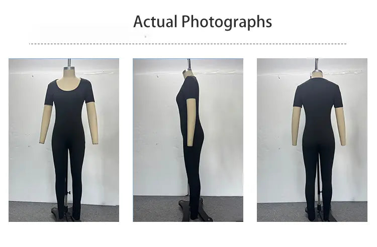 Mono jumpsuit bodycon negro de manga corta y ajustado para mujer, mostrado sobre un maniquí.