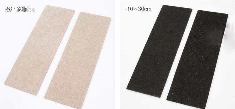 zwei rechteckige Filz-Möbelgleiter aus Beige und Schwarz, jeweils 10 mal 30 Zentimeter, ausgelegt als 5 mm dicke Fußbodenschoner mit selbstklebender Rückseite