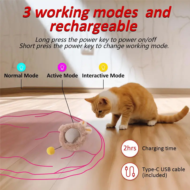 un juguete de gato interactivo acolchado color rosa claro con una bola blanca y un pompón amarillo sujeto mediante cuerdas, diseñado como parte del conjunto de bolsita de rodillo de juguetes de gato interactivos, fabricado en la parte continental de China