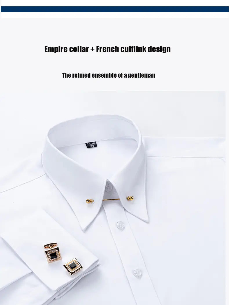 une chemise habillée classique à col français à poignets boutonnés en fibre de bambou blanche pour homme avec un col empire et des boutons de manchettes carrés à tons dorés présentant des incrustations noires, adaptée à l’usage de la broche de barre de col