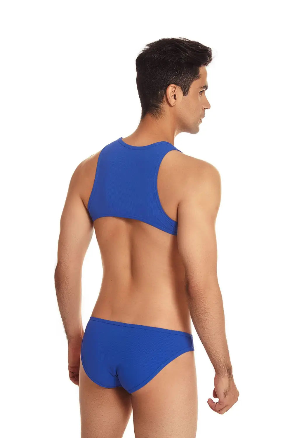 Shorty de bain de sport bleu, avec un panneau dorsal offrant un maintien et une conception profilée, associé à un haut court côtelé pour homme, pour la salle de sport, pour l’entraînement, de style actif.