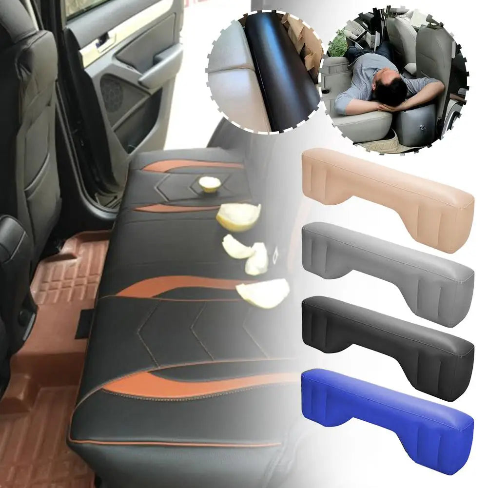 Schwarzer und orangefarbener Autositzbezug mit modernem, gestepptem Design für eine aufblasbare Autoluftmatratze für den Rücksitz, Reiseluftbett