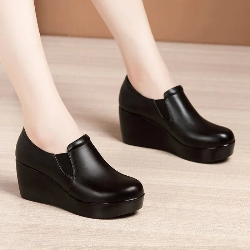 Women's Wedge Heel Leather Shoes Autumn Simple and Casual Work Shoes Black Round Toe Mid Heel Non-slip Sole Platform Mom Shoes