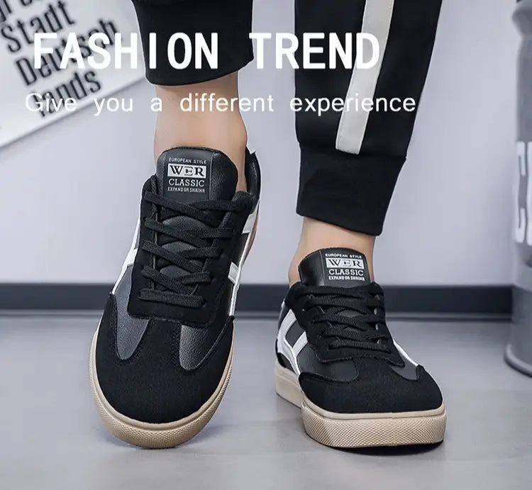 Sneakers décontractées pour hommes, chaussures de marche légères, en noir et blanc, avec dessus en daim, semelle extérieure en caoutchouc et bandes latérales contrastantes.