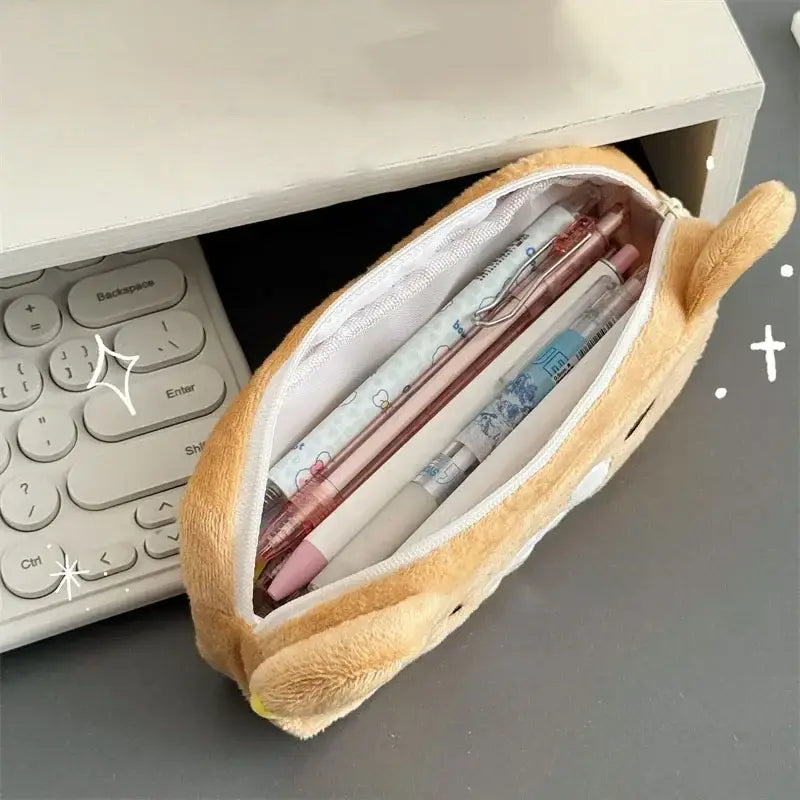weiches hellbraunes Kawaii-Rilakkuma-Plüsch-Stiftetui mit weißem Innenfutter, in Form eines niedlichen Tieres, für die Nutzung in der Schule oder im Büro.