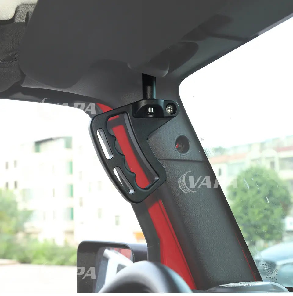 Schwarze und rote aluminiumgerahmte, an das Armaturenbrett montierte Kamera mit Griff mit strukturierter Oberfläche für Jeep Wrangler JK Aluminium-Türgriff-Garnituren.