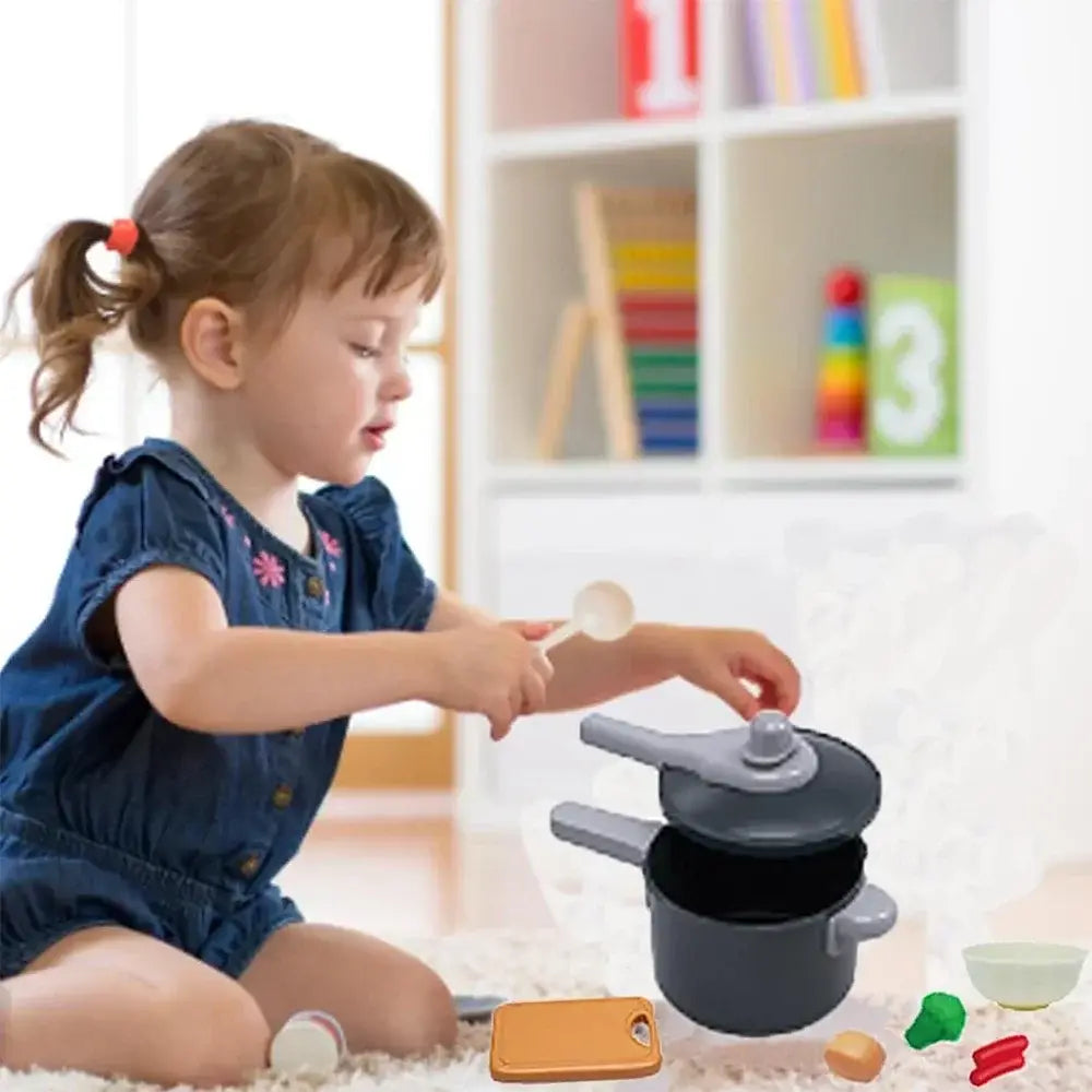 Druckkochtopf-Spielzeug aus grauem Kunststoff mit passendem Deckel und Griffen aus dem Set für Küchenzubehör zum Spielen, Kochspielzeug für Kinder