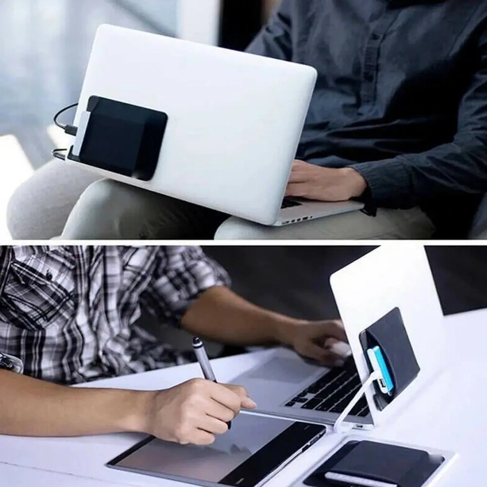 内蔵USBポートおよびカードスロットを備えた黒のタブレットスタンドが取り付けられた、マウスおよびアクセサリー用のラップトップ背面収納ポーチが付いた状態の白いラップトップの背面