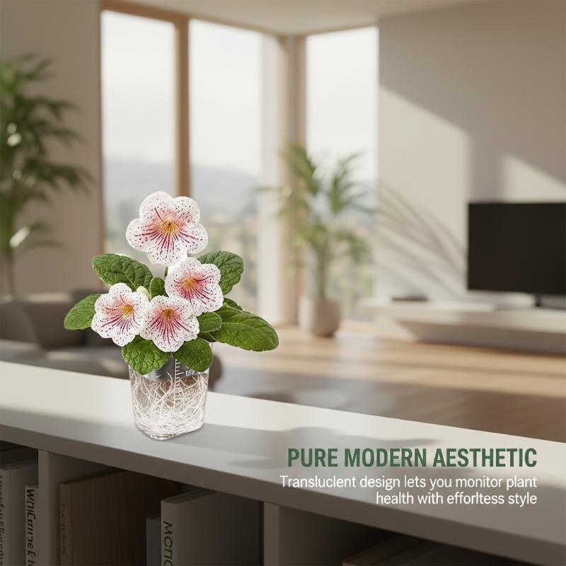 eine zarte Blüte mit weiß-rosa Sprenkelung und grünen Blättern in einem klaren, transluzenten Glas-Pflanzentopf zur Selbstbewässerung aus einem 5er-Set transparenter Pflanzgefäße.